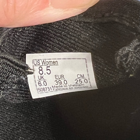 Women’s size 8.5 Asher Galaxy Vans slide ons. - Picture 8 of 8